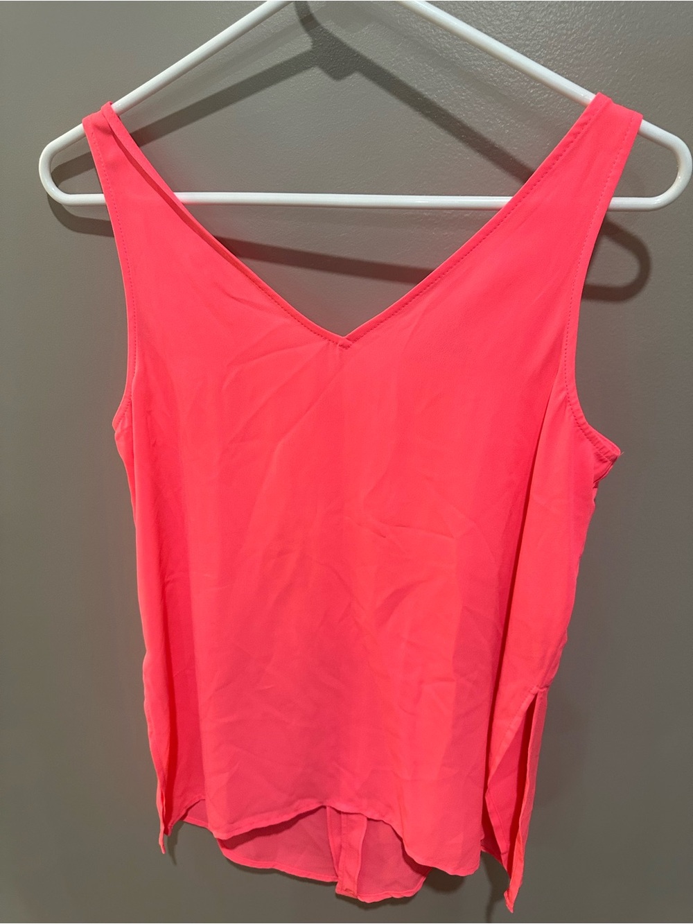 Express Coral Pink V-Neck Sleeveless Camisole